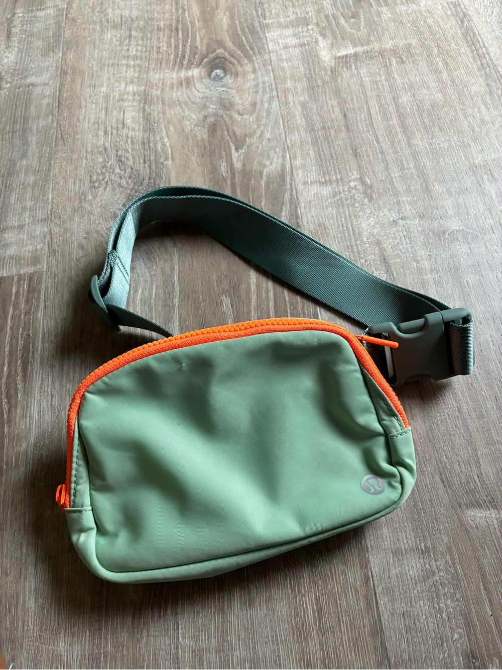 lululemon everywhere belt bag. Aqua green teal.